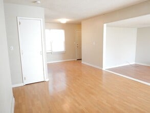 207 SW Ewen St in Prineville, OR - Building Photo - Building Photo
