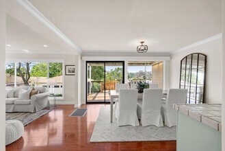 44 W Summit Dr in Emerald Hills, CA - Building Photo - Building Photo