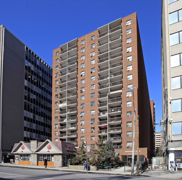 Montgomery Place in Toronto, ON - Building Photo