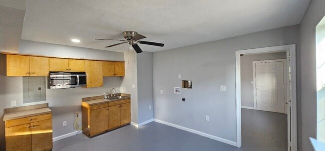 1434 Avenue A, Unit C
