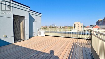 225 Birmingham St in Toronto, ON - Building Photo