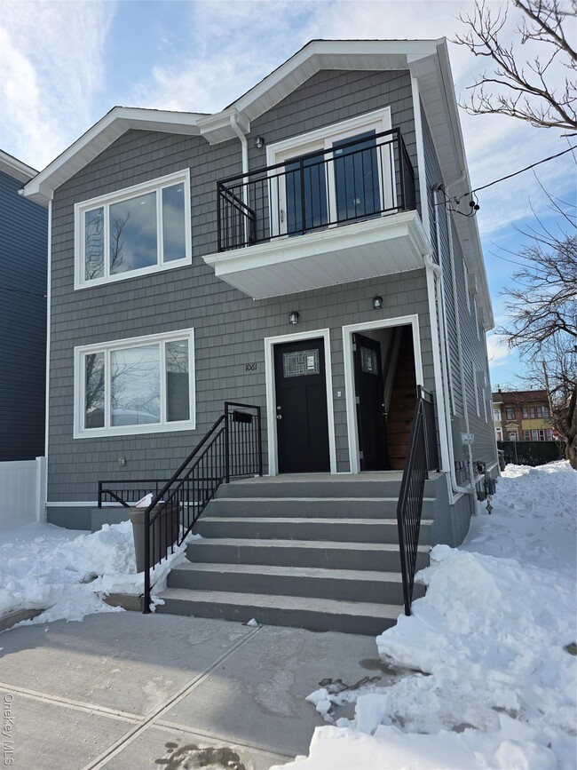 10-61 Grassmere Terrace in Queens, NY - Building Photo - Building Photo