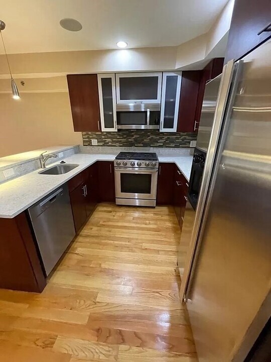 33 Middle St in Boston, MA - Building Photo