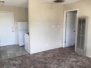 427 Stanford Dr SE in Albuquerque, NM - Building Photo - Building Photo