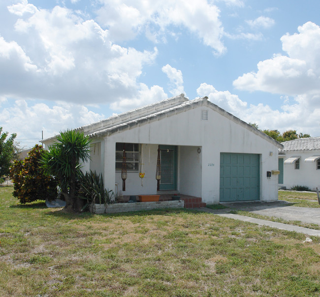 2224 Grant St in Hollywood, FL - Building Photo - Building Photo