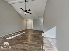 1300 Newfound Hollow Dr in Charlotte, NC - Foto de edificio - Building Photo