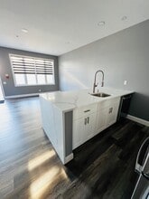 182 Gay St, Unit 1004 in Philadelphia, PA - Foto de edificio - Building Photo