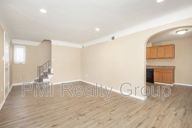 645 Babbitt Rd in Euclid, OH - Building Photo - Building Photo