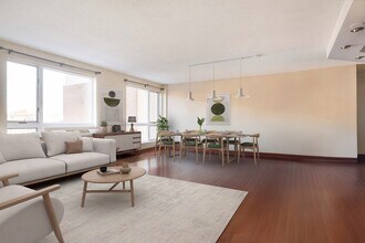 66 Winchester St, Unit 203 in Brookline, MA - Building Photo - Building Photo