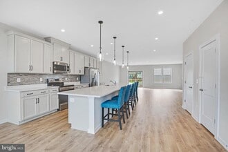 222 Petite Sirah Terrace SE in Leesburg, VA - Building Photo - Building Photo