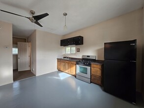 8 Ute Ln in Santa Fe, NM - Building Photo - Building Photo