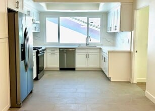 820 Browning Pl in Monterey Park, CA - Foto de edificio - Building Photo