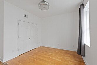 85 Broadway in Jersey City, NJ - Building Photo - Building Photo