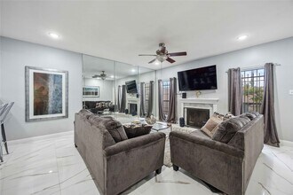 3292 Holly Hall St in Houston, TX - Building Photo - Building Photo