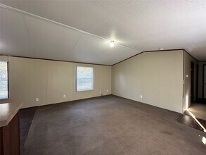 205 Yaupon Harbor, Unit 323 in Onalaska, TX - Building Photo - Building Photo