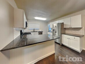 7317 Clinton Ave in Minneapolis, MN - Building Photo - Building Photo