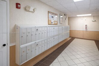 5755 W 20th Ave, Unit 406 in Hialeah, FL - Building Photo - Building Photo