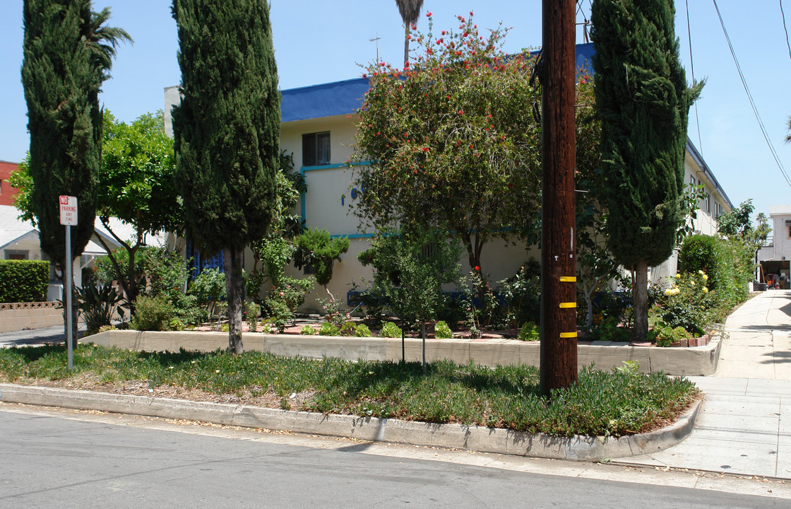 160 Holliston Ave in Pasadena, CA - Foto de edificio