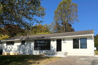 1628 Wandering Rd in Knoxville, TN - Building Photo - Building Photo