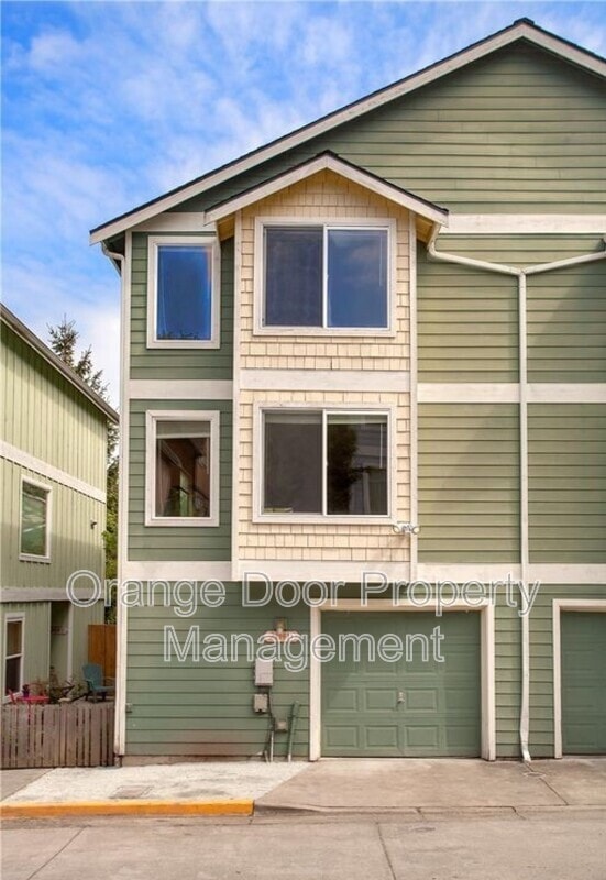 property at 2414 SW Holden St