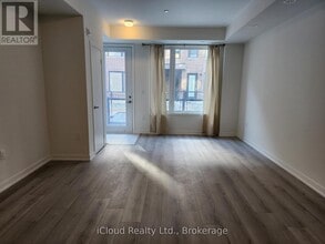 3415 Ridgeway Dr in Mississauga, ON - Building Photo - Building Photo