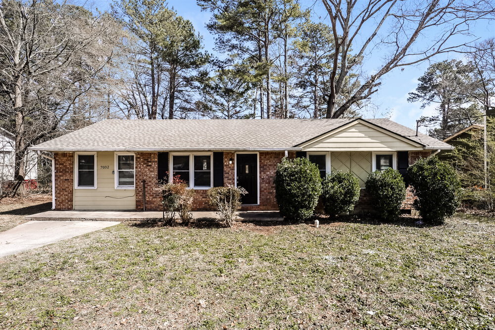 7032 Ray St in Riverdale, GA - Building Photo