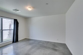 255 Tower St in Las Vegas, NV - Building Photo - Building Photo