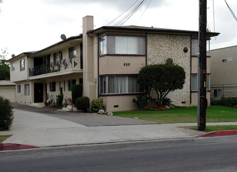 650 Hill St in Inglewood, CA - Building Photo