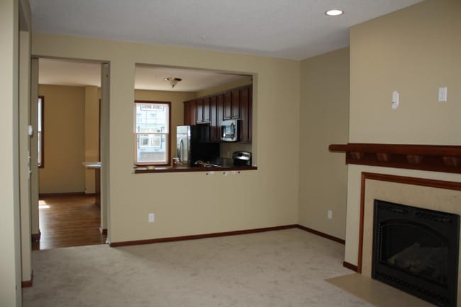 17157 72nd Ave N in Maple Grove, MN - Building Photo - Building Photo