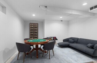 4012 Highcrest Rd in Rockford, IL - Building Photo - Building Photo