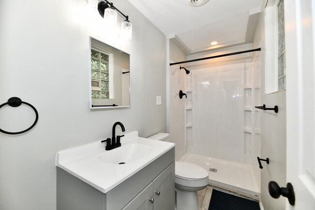 5831 Suburban Dr, Unit Home For Rent in Indianapolis, IN - Foto de edificio - Building Photo