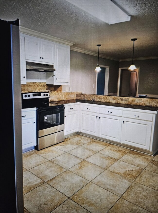 1450 Springdale Dr in Jackson, MS - Building Photo - Building Photo