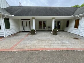 11 Wordins Ln in Trumbull, CT - Building Photo - Building Photo