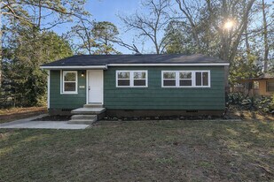 1305 Laura Ave in Warner Robins, GA - Building Photo