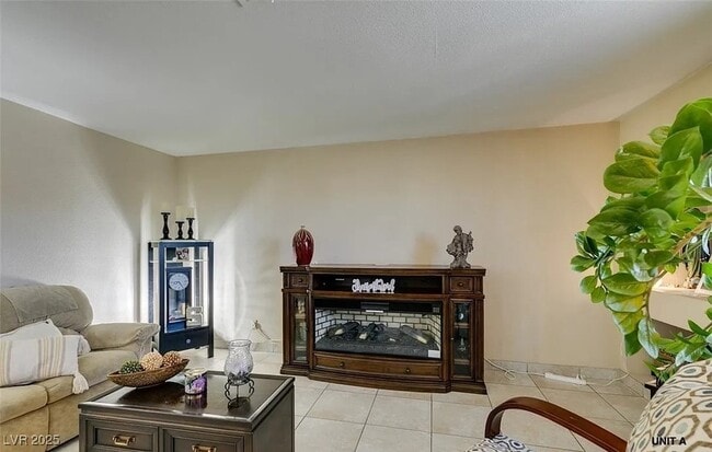 6932 Kilgore Dr, Unit A in Las Vegas, NV - Building Photo - Building Photo