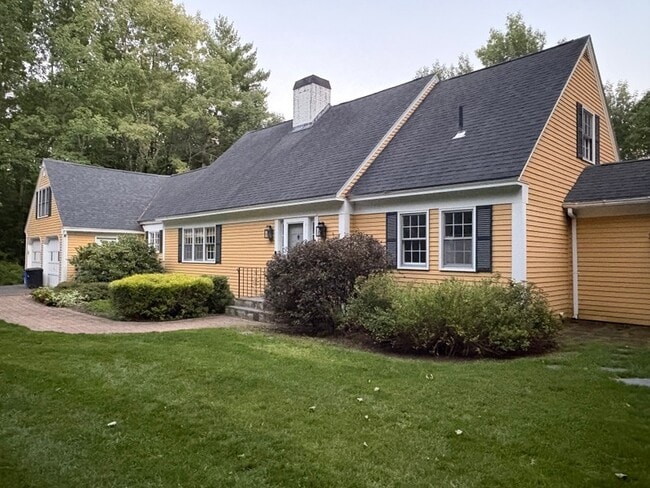 property at 172 Readfield Rd