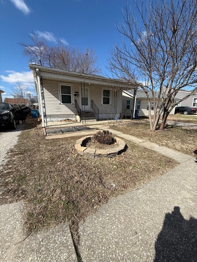 property at 3011 Myrtle Ave