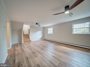 705 Main Dr in Herndon, VA - Building Photo - Building Photo