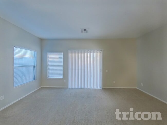 42756 W Elizabeth Ave in Maricopa, AZ - Building Photo - Building Photo