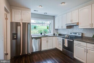 5415 Helm Ct in Fairfax, VA - Building Photo - Building Photo