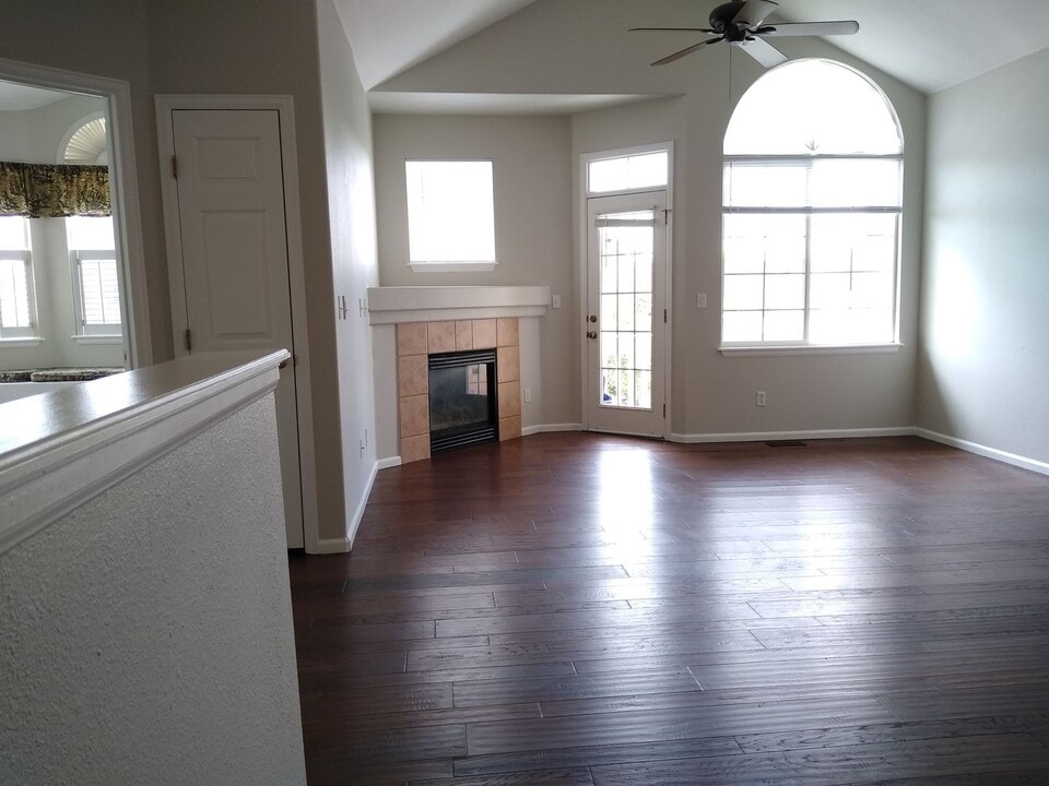 1273 Carlyle Park Cir in Littleton, CO - Building Photo