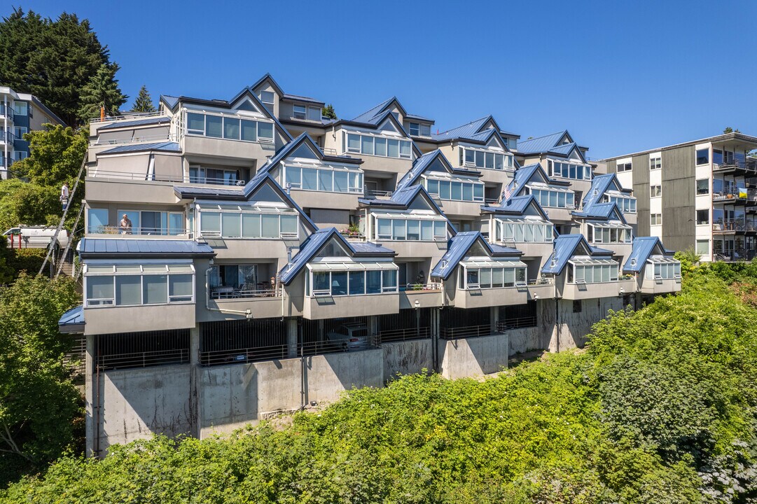 CASCADE CONDOMINIUM in Seattle, WA - Building Photo