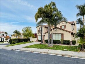 45434 Callesito Altar in Temecula, CA - Foto de edificio - Building Photo