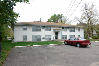 4242 Fremont Ave N in Minneapolis, MN - Building Photo - Building Photo