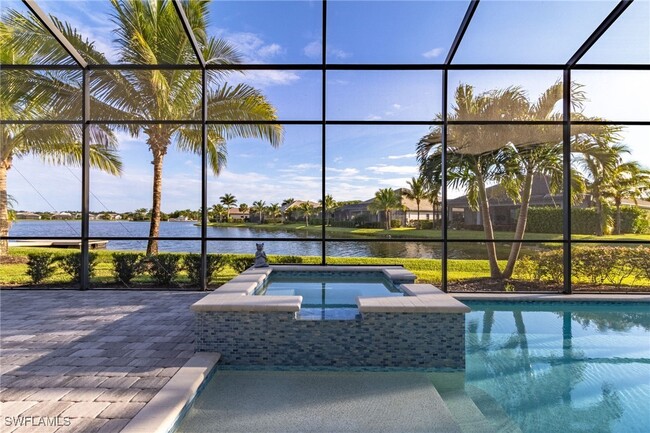 14226 Charthouse Cir in Naples, FL - Foto de edificio - Building Photo