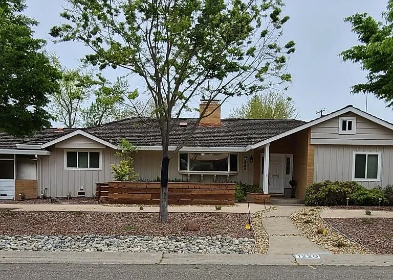 1220 El Toro Way in Sacramento, CA - Building Photo