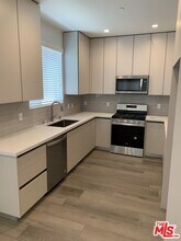 1721 Granville Ave in Los Angeles, CA - Building Photo - Building Photo