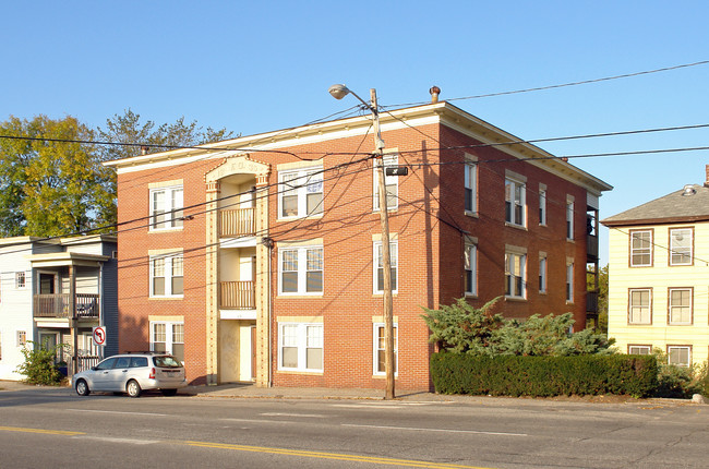 15 Broad St in Auburn, ME - Foto de edificio - Building Photo