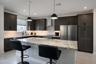 11300 N Casa Dega Dr in Surprise, AZ - Foto de edificio - Building Photo