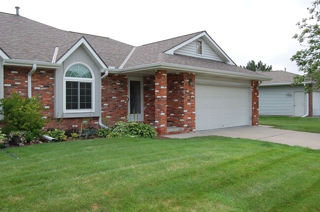 6332 S 28th St in Lincoln, NE - Building Photo - Building Photo